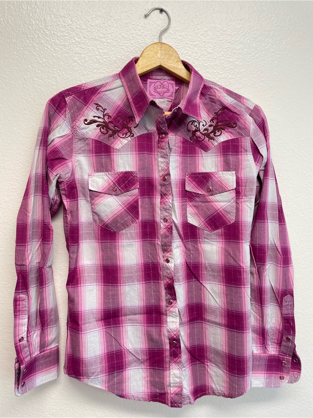 Cowgirl Hardware Women’s Medium Pink Plaid Embroidered Pearl Snap Western Shirt